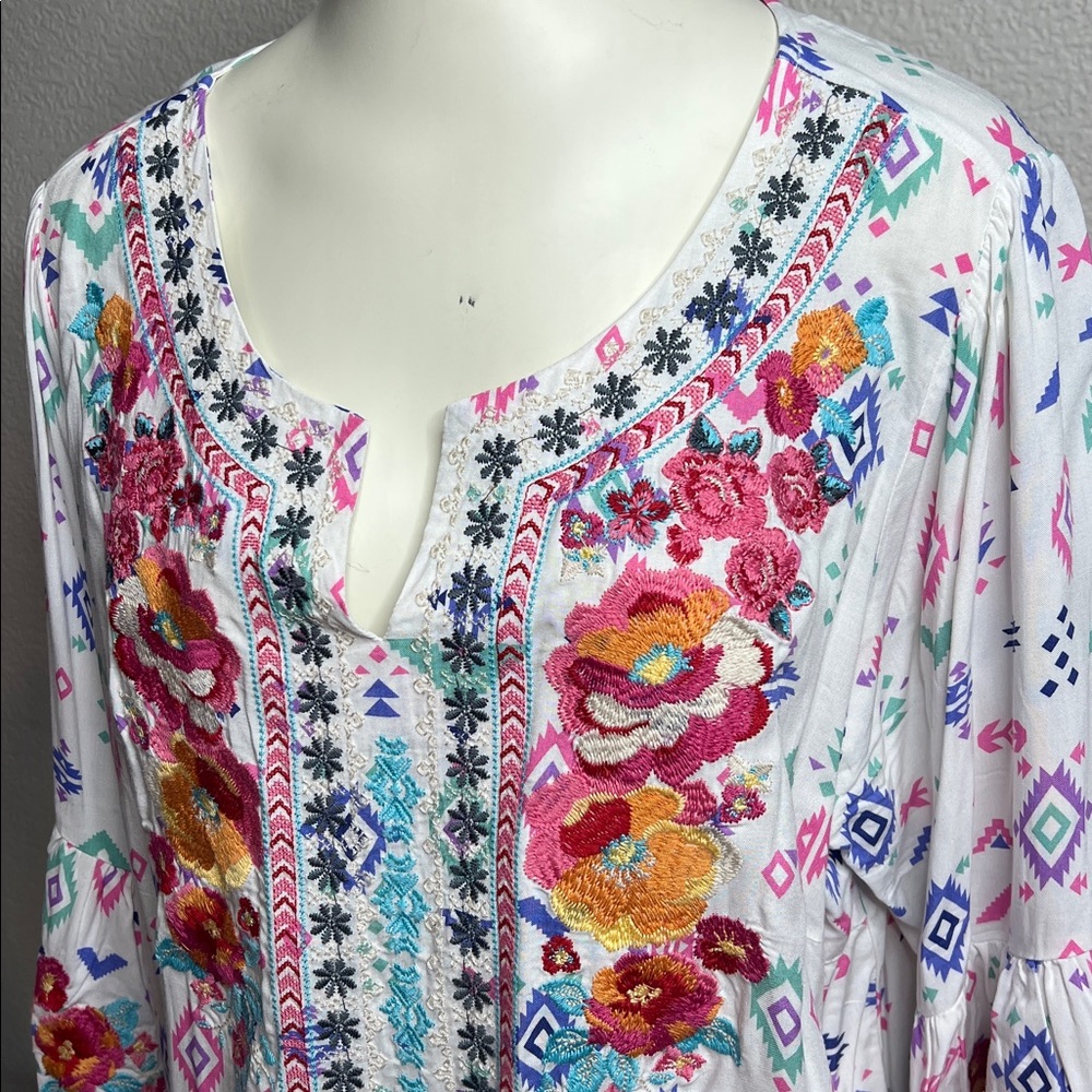 Savanna Jane Embroidered Boho Blouse Women’s 1X Floral Aztec Top - Picture 2 of 8